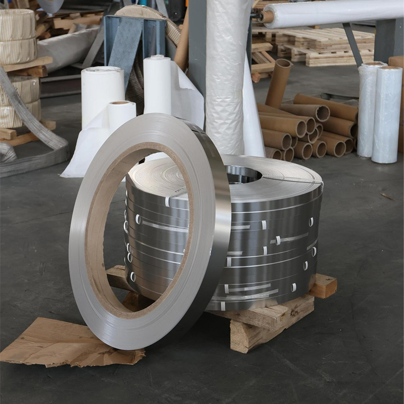 ¿Por qué se puede usar la banda de acero inoxidable 301 para producir férulas de bolsa seca?